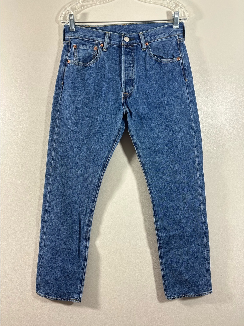 Levis 501 Mens Original Fit Button Fly Straight Leg Size 30x32 Blue Denim Jeans - Picture 3 of 13